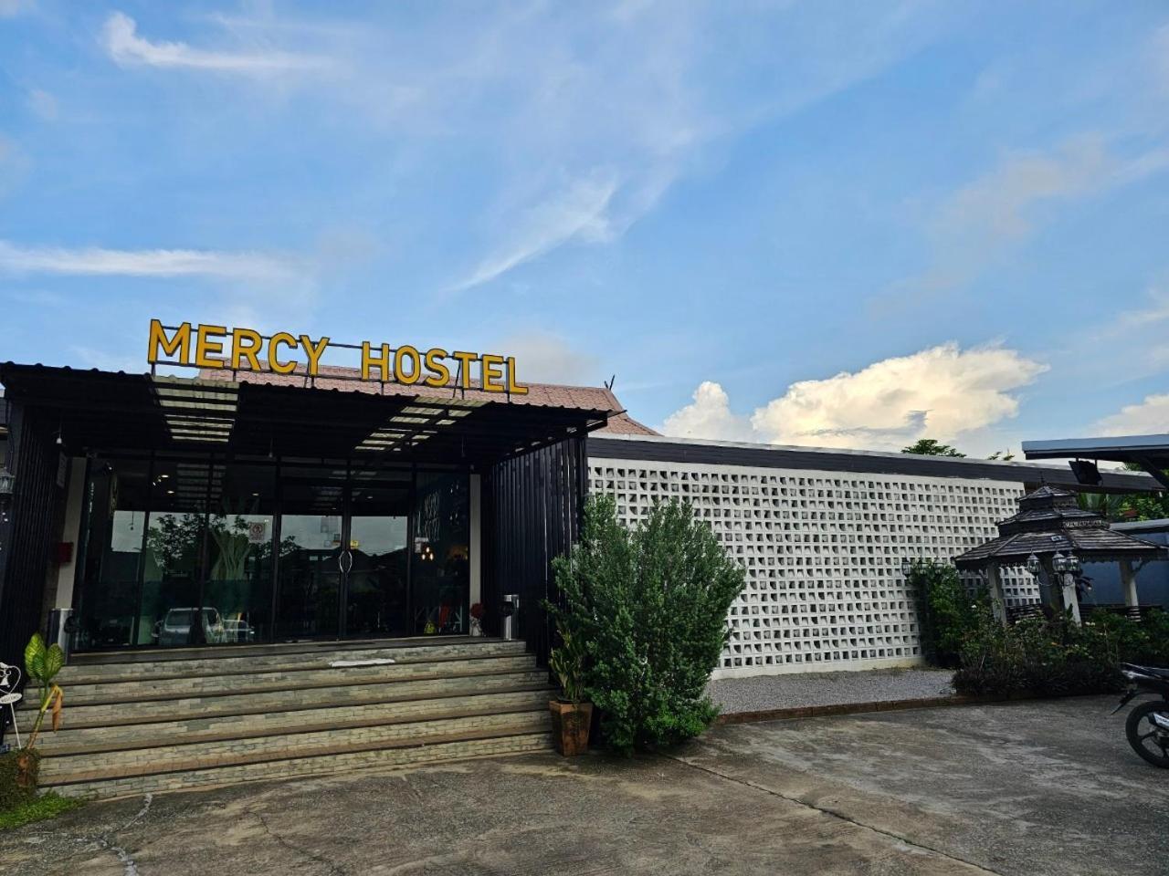 Mercy Hostel Chiang Rai Exteriör bild