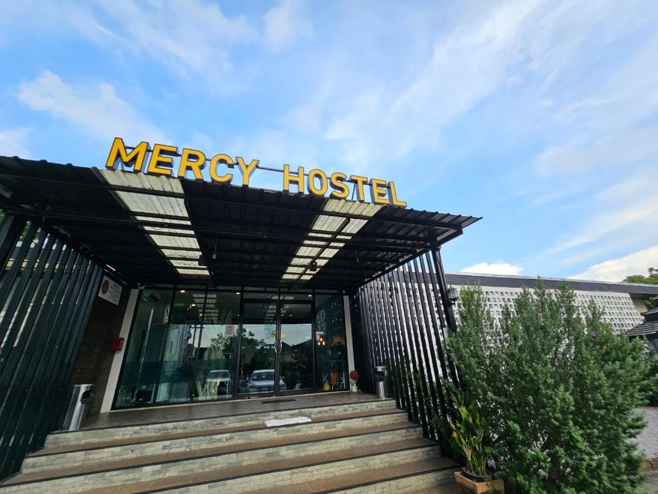 Mercy Hostel Chiang Rai Exteriör bild
