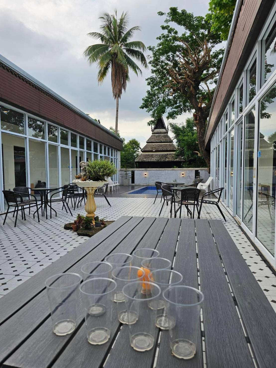 Mercy Hostel Chiang Rai Exteriör bild